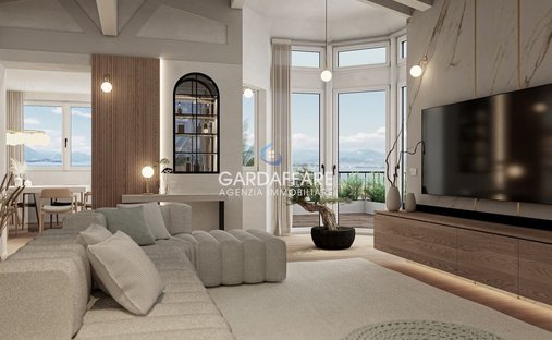 Penthouse in Historic Center, Desenzano del Garda, Lombardy 1