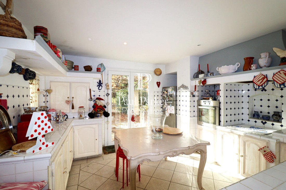 Villa in Caumont-sur-Durance, Provence-Alpes-Côte d'Azur, France 4 - 18323282