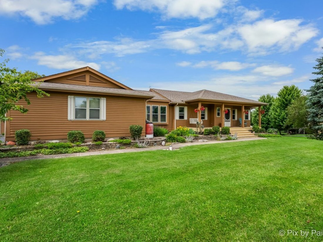 House in Oswego, Illinois, United States 4 - 18318958