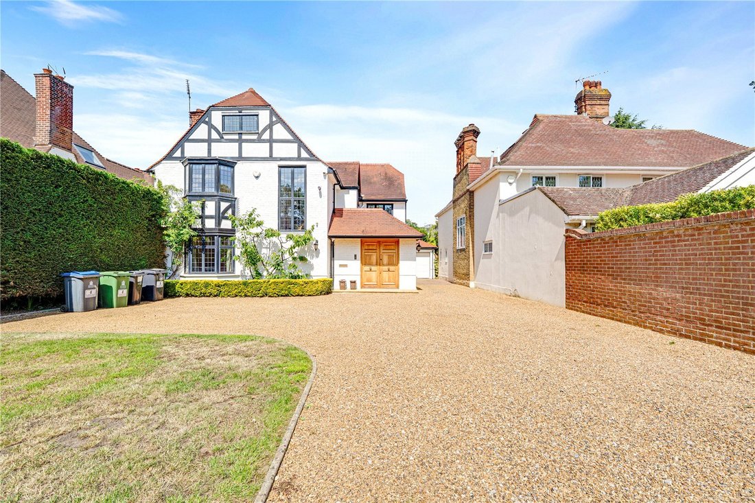 House in Coombe, Royal Borough of Kingston upon Thames, England 1 - 17480342