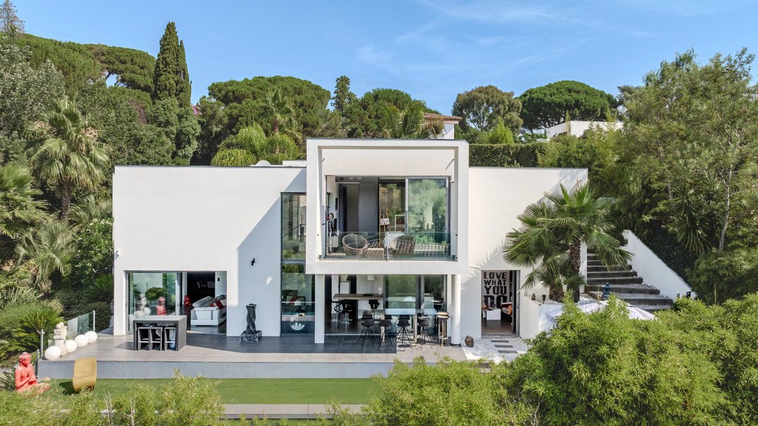 Villa in La Roquette-sur-Siagne, Provence-Alpes-Côte d'Azur, France 1 - 18319958