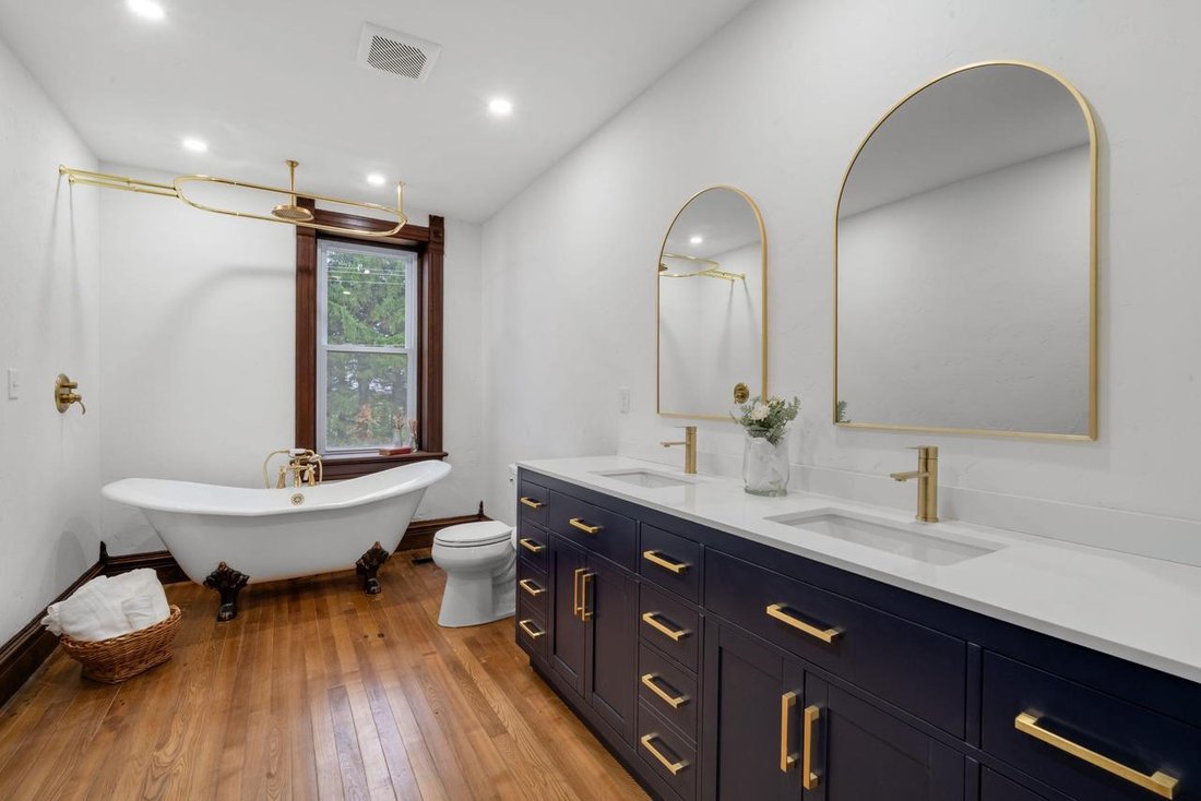 House in West Bend, Wisconsin, United States 5 - 18318526