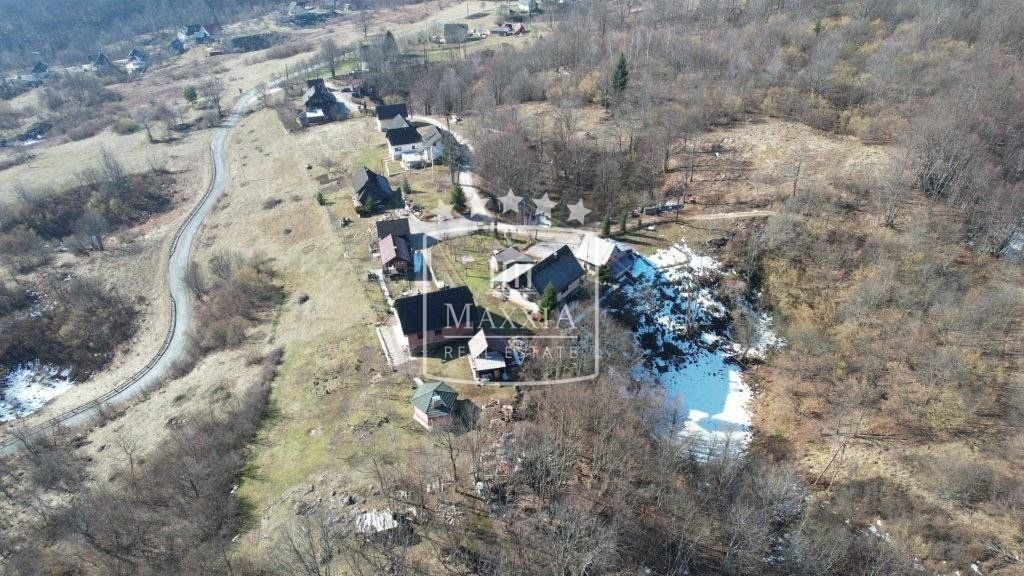 Land in Plitvicka Jezera, Lika-Senj County, Croatia 2 - 18319782