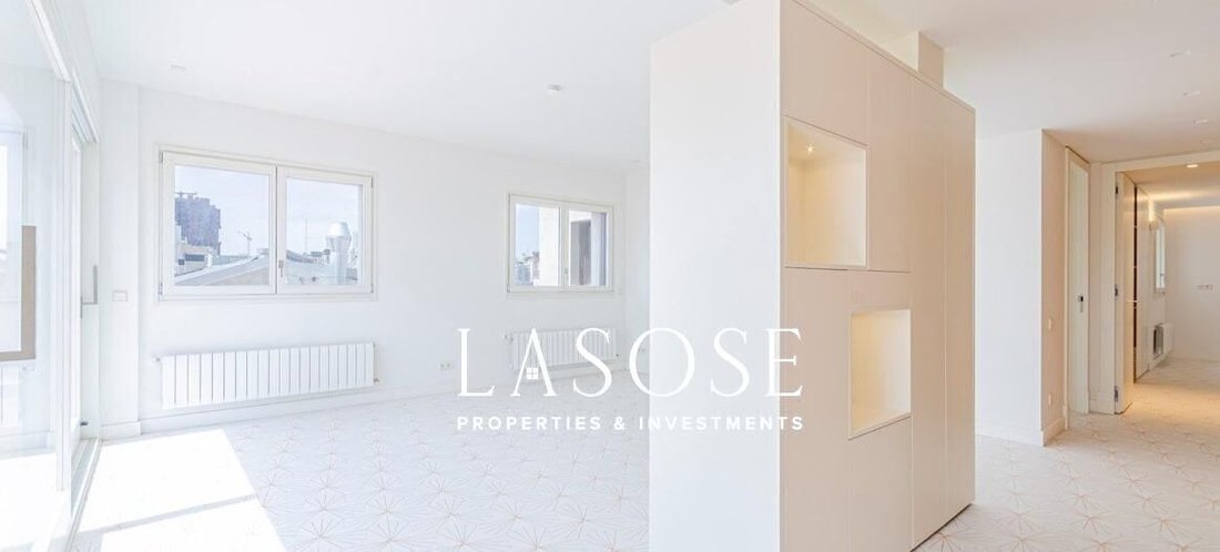 Apartment in Eixample, Barcelona, Spain 5 - 18319932