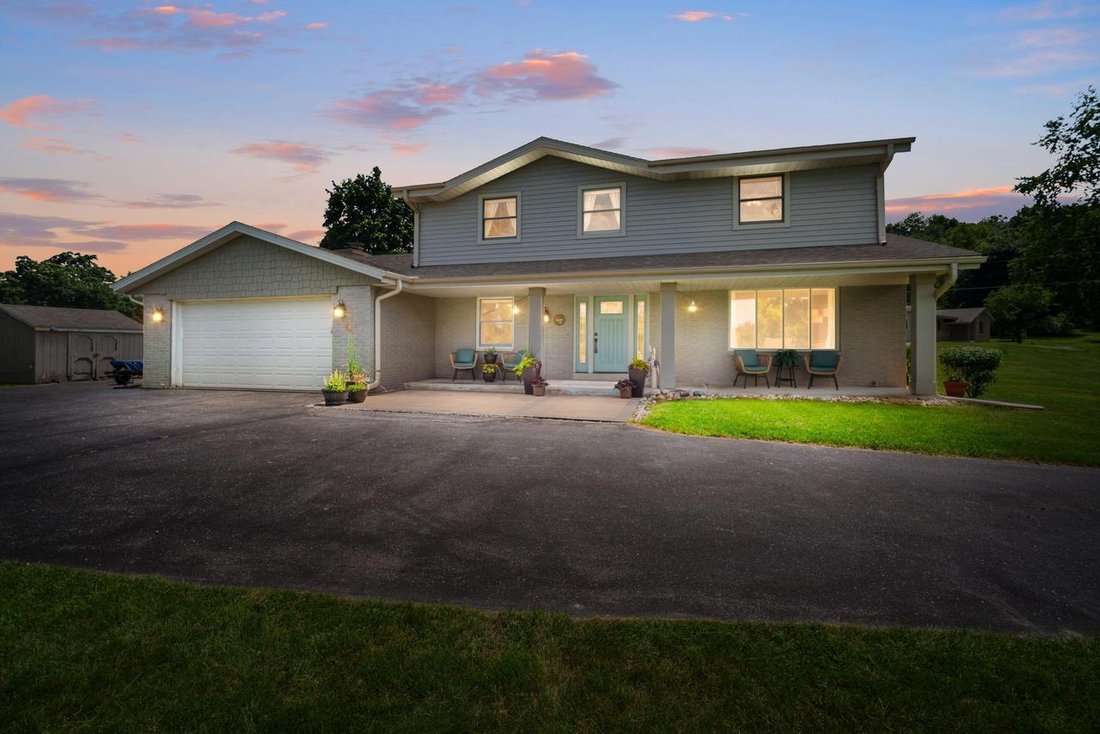 House in Big Bend, Wisconsin, United States 4 - 18320775