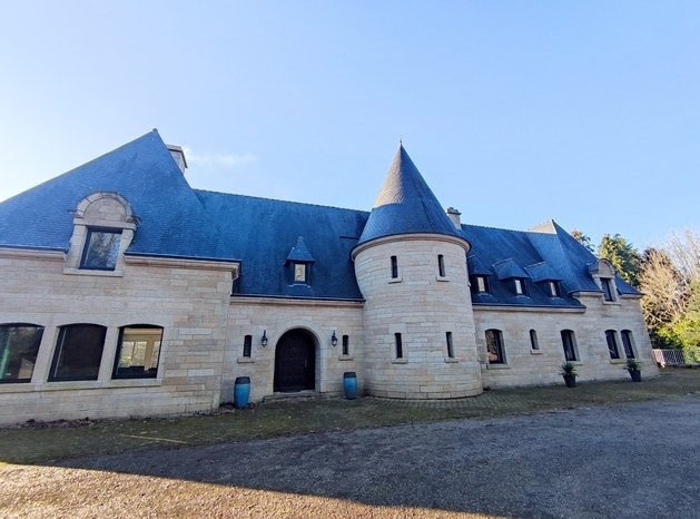 Castello a Quimper, Bretagna, Francia 1 - 18319053