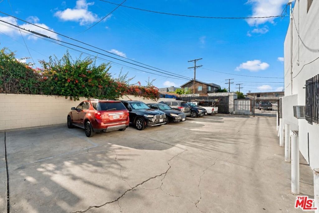 Los Angeles, California, United States 5 - 18321746