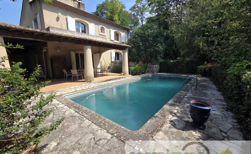 House in Centre Ville, Castries, France 1