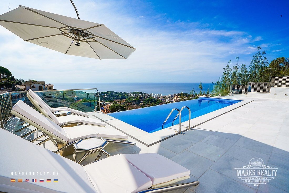 Villa in Lloret de Mar, Catalonia, Spain 1 - 18319853
