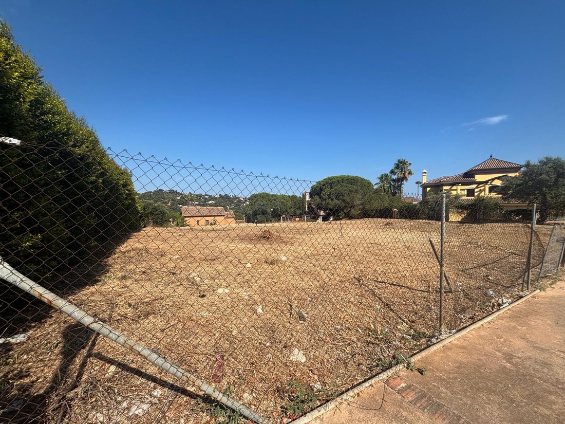 Land in Elviria-Cabopino, Marbella, Spain 5 - 18313353