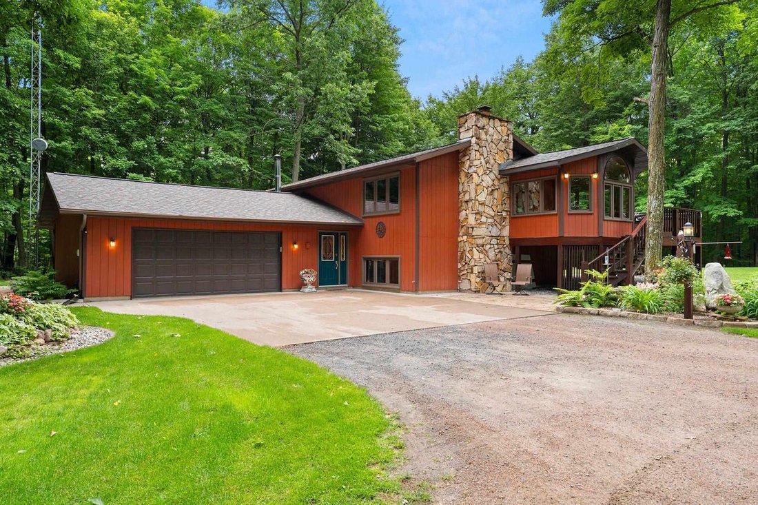 House in Rosholt, Wisconsin, United States 1 - 18320803