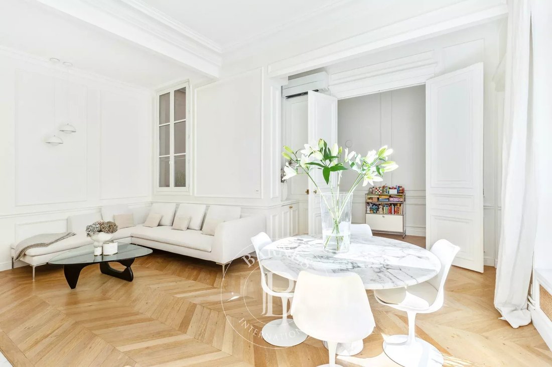 Apartment in Palais Royal, Paris 1er Arrondissement, Paris 5 - 18319643