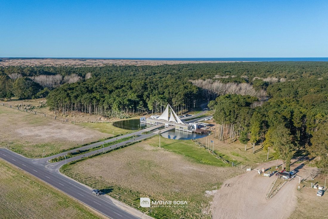 Land in Pinamar, General Lavalle Partido, Argentina 1 - 18319900