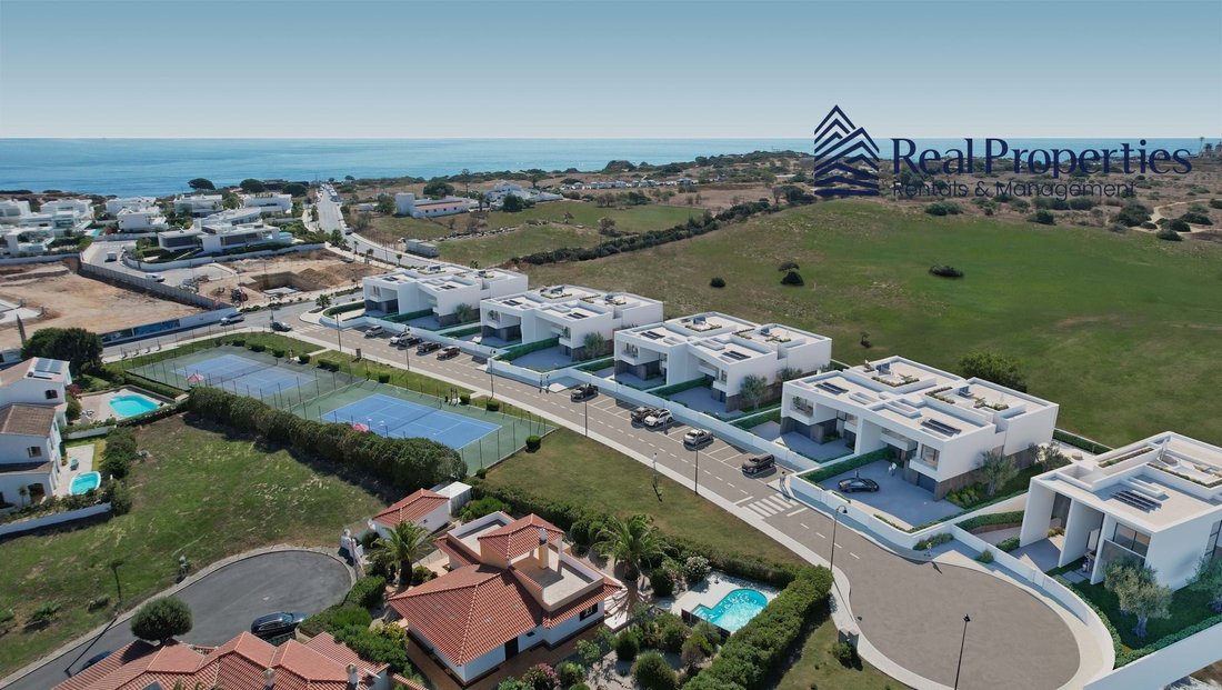 Townhouse in Sao Goncalo de Lagos, Algarve, Portugal 1 - 18320415