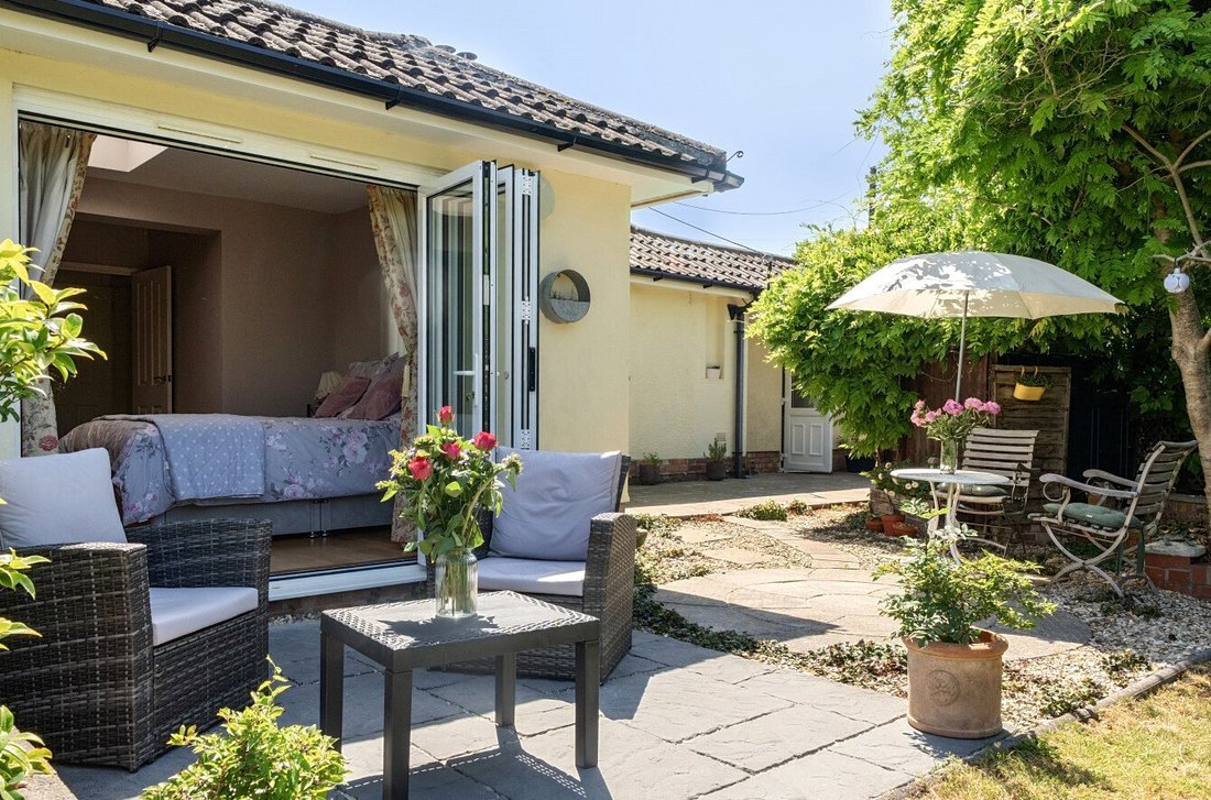 Bungalow in North Petherton, England 2 - 18317976