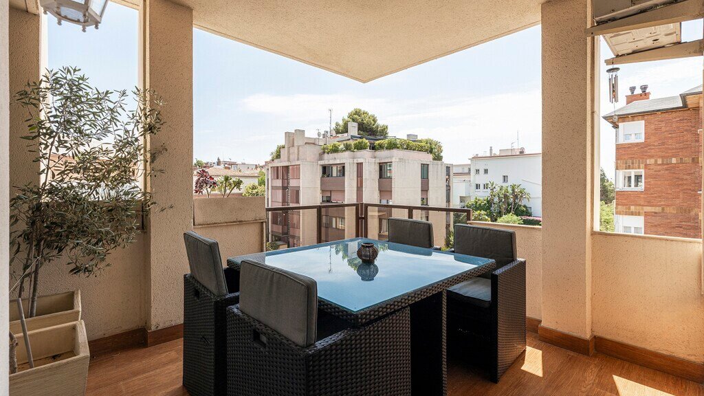 Apartment in Sarrià-Sant Gervasi, Barcelona, Spain 1 - 18322112