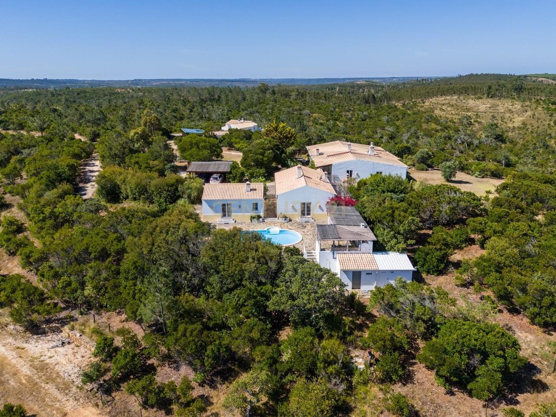 Villa in Bordeira, Algarve, Portugal 1 - 18310298
