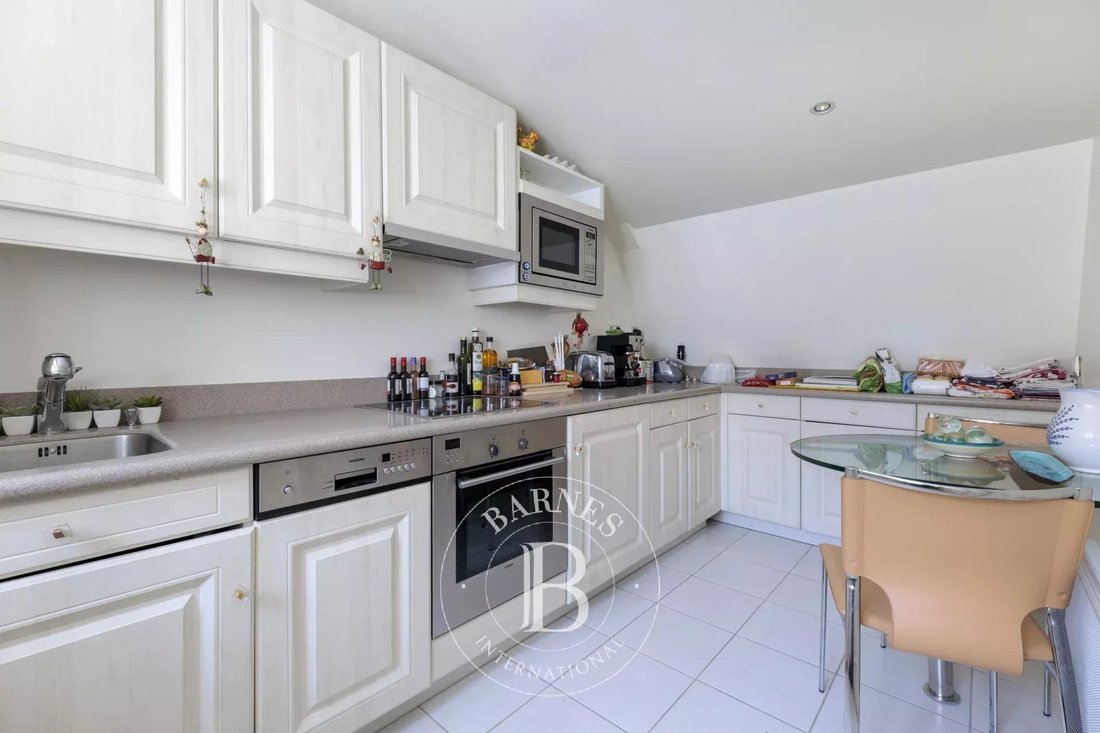 Apartment in Saint Philippe du Roule, Paris 8e Arrondissement, Paris 5 - 18319637