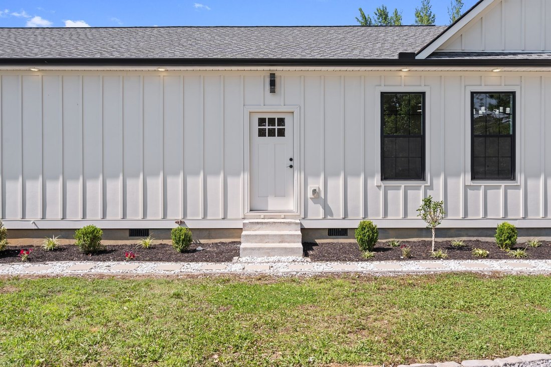 House in Summertown, Tennessee, United States 4 - 18322061