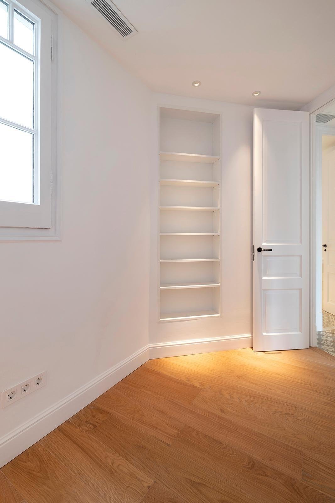 Apartment in Eixample, Barcelona, Spain 4 - 18321104