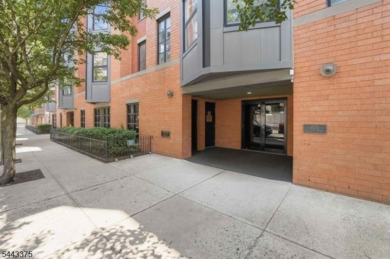 Condo in Hoboken, New Jersey, United States 2 - 18320324