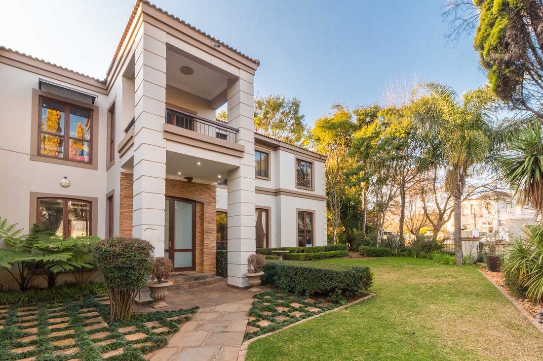 House in Woodhill Golf Estate, Gauteng, South Africa 1 - 18320116