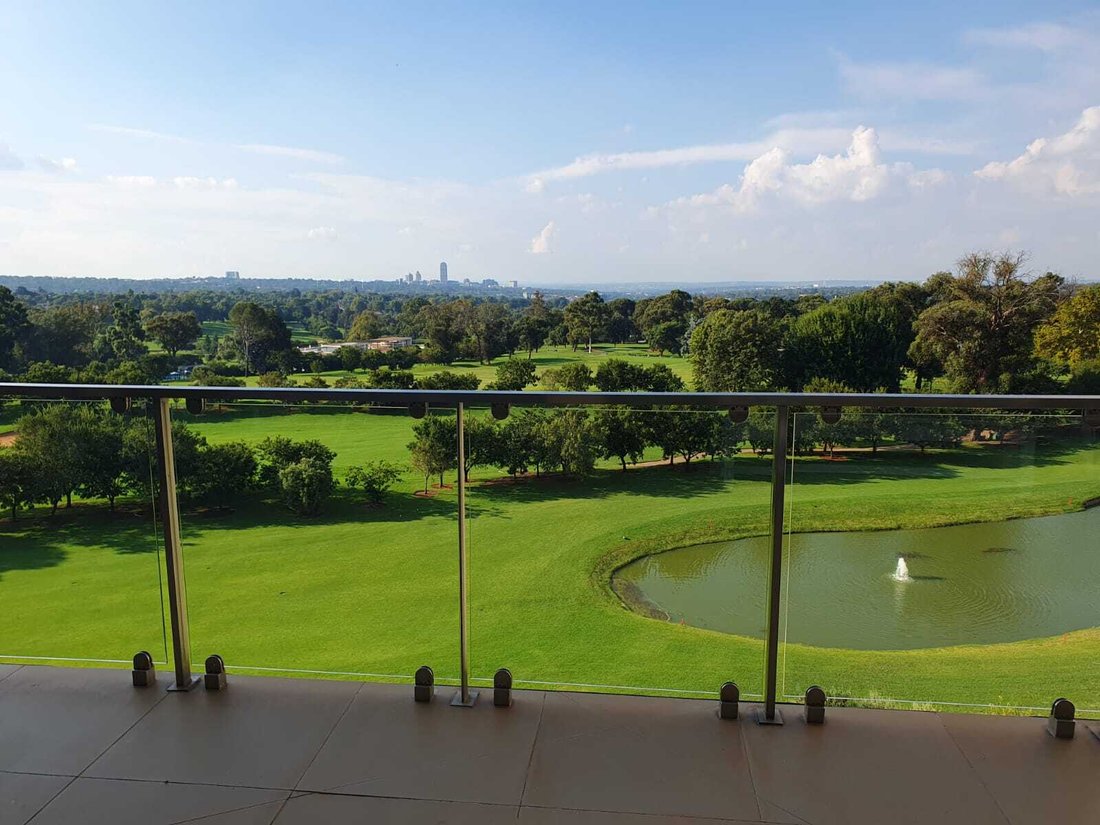 Appartement à Houghton Estate, Gauteng, Afrique du Sud 1 - 16622319