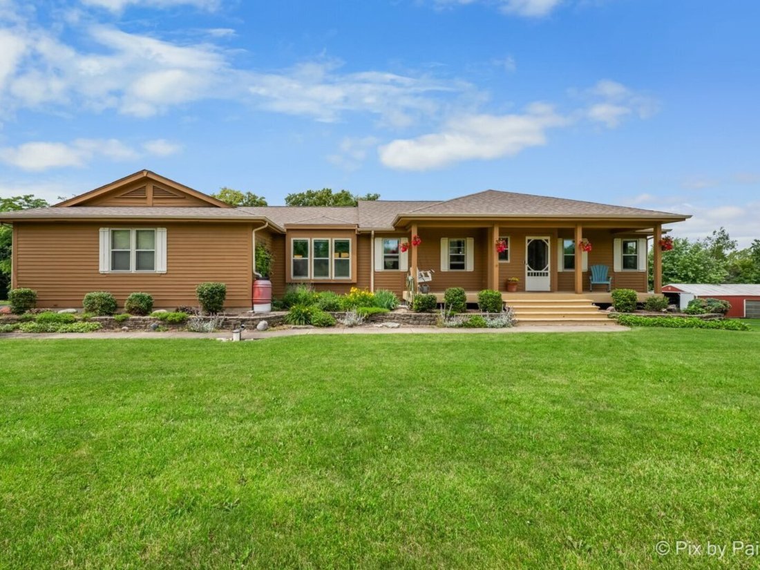 House in Oswego, Illinois, United States 3 - 18318958