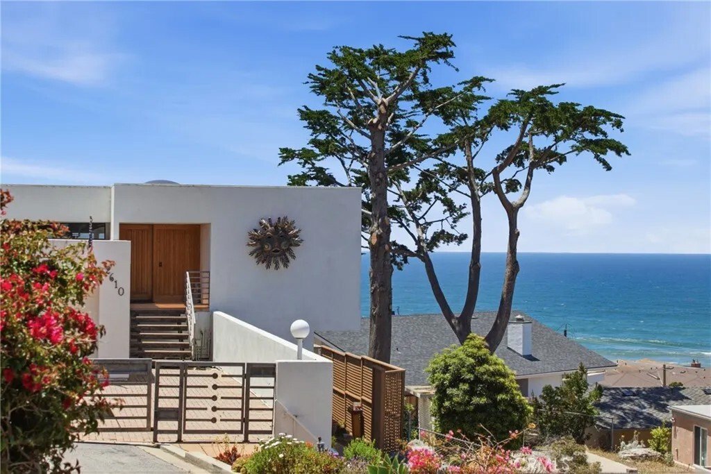 House in Cayucos, California, United States 1 - 18321968