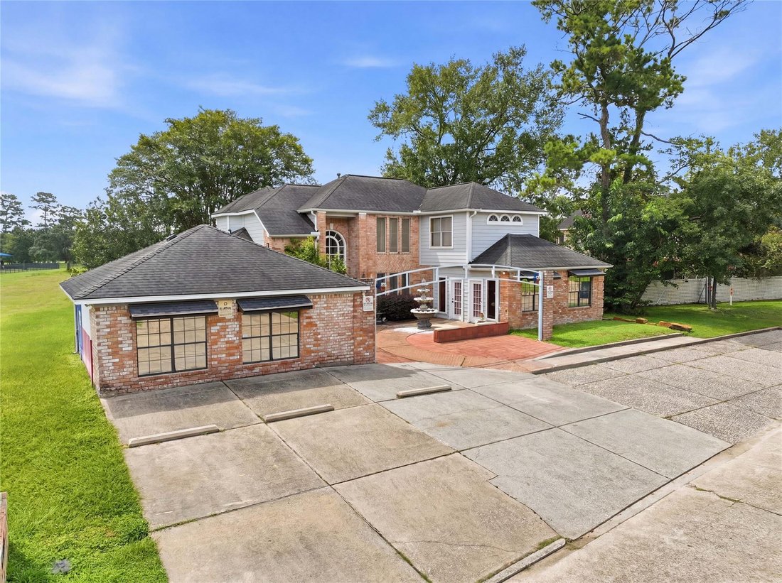 House in Houston, Texas, United States 3 - 18322644