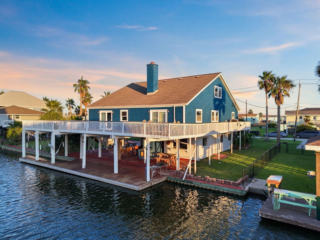 House in Galveston, Texas, United States 1 - 18322699