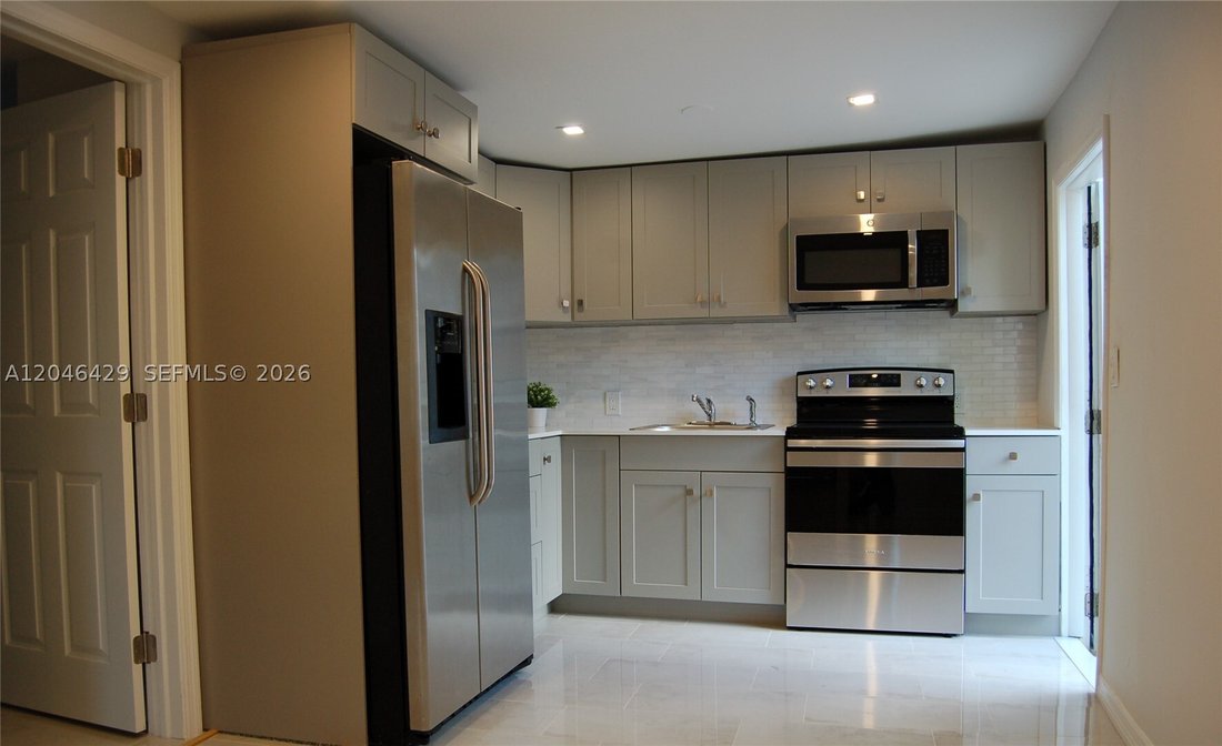 House in Miami, Florida, United States 3 - 18321775