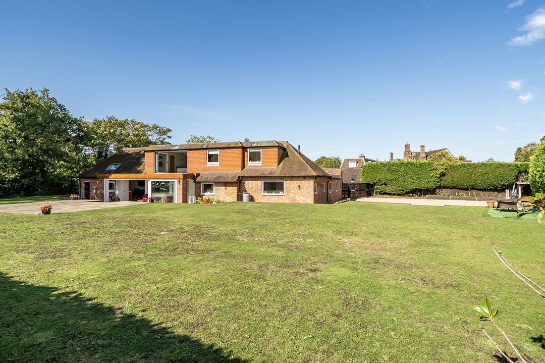 House in Chichester, England 1 - 18319875