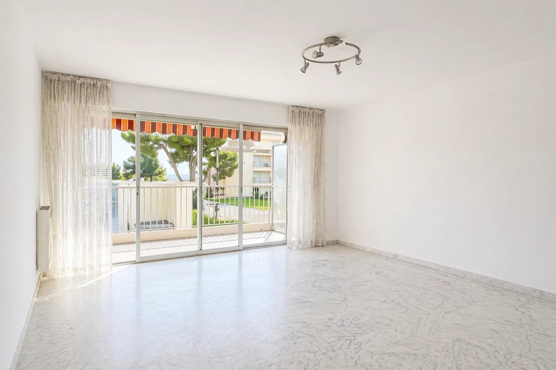 Apartment in Saint-Laurent-du-Var, Provence-Alpes-Côte d'Azur, France 1 - 18319446