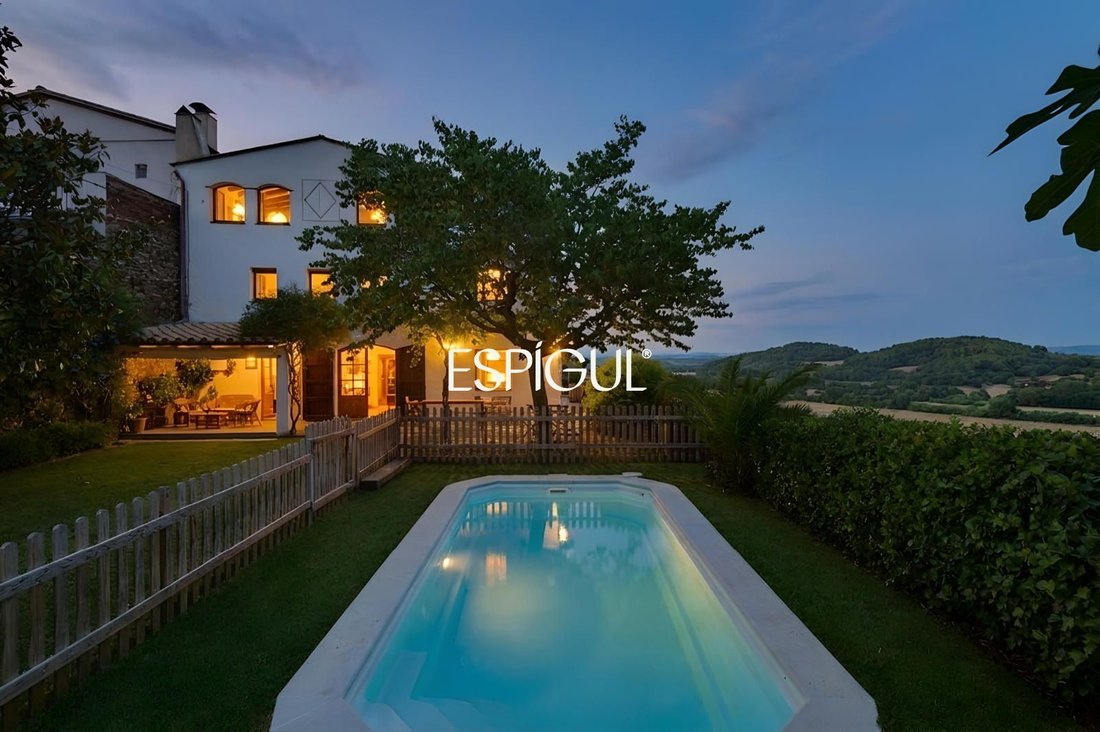 Villa in la Bisbal d'Emporda, Catalonia, Spain 1 - 18322631