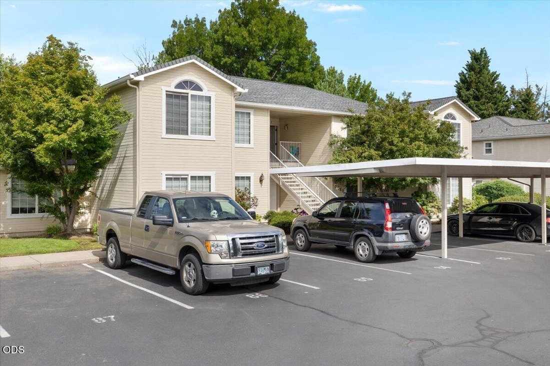 Medford, Oregon, United States 2 - 18320725