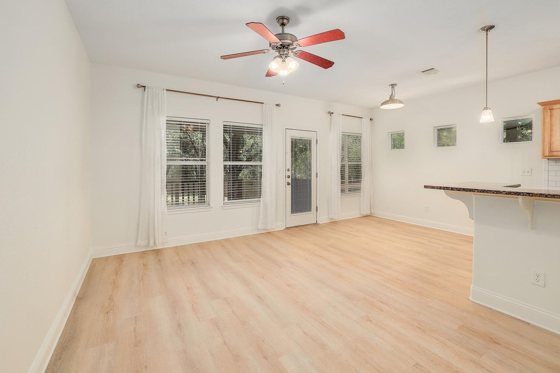 Condo in Austin, Texas, United States 3 - 18322944