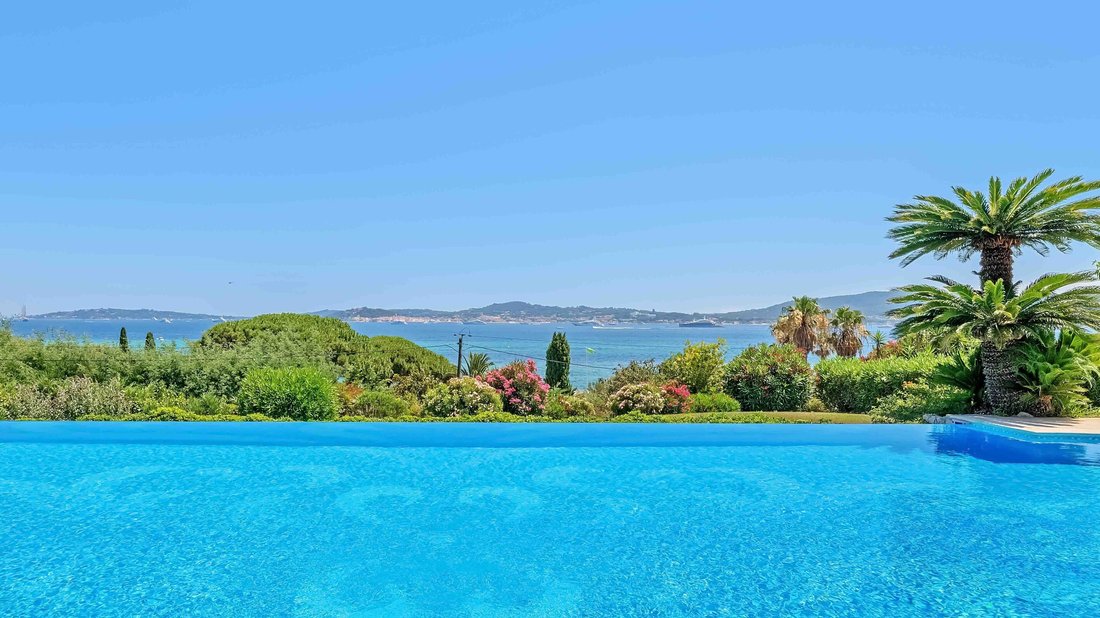 House in Grimaud, Provence-Alpes-Côte d'Azur, France 3 - 18322803