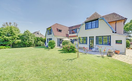 Villa in Sud, Saint-Nom-la-Bretèche, France 1