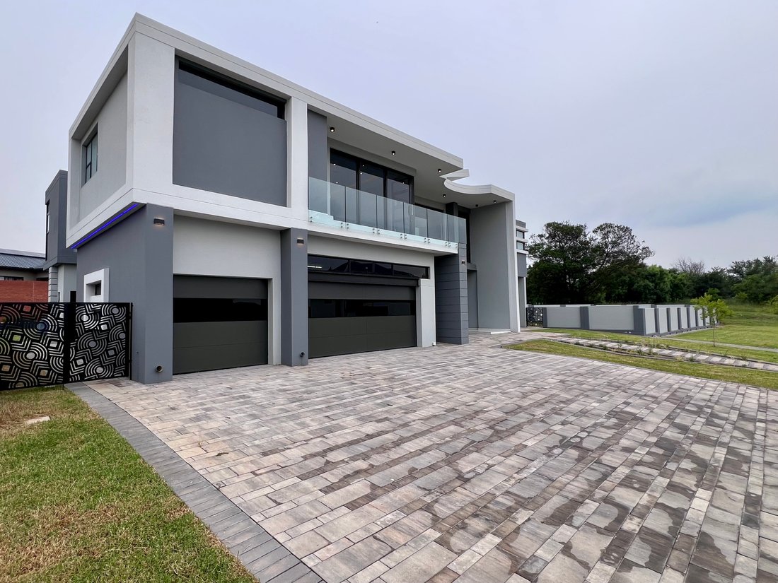 House in Six Fountains Residential Estate, Gauteng, South Africa 2 - 17054775