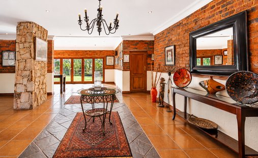 Farm Ranch in Hekpoort, Gauteng, South Africa 1