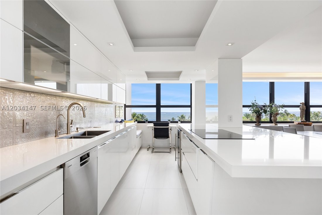Condo in Miami, Florida, United States 3 - 18160135