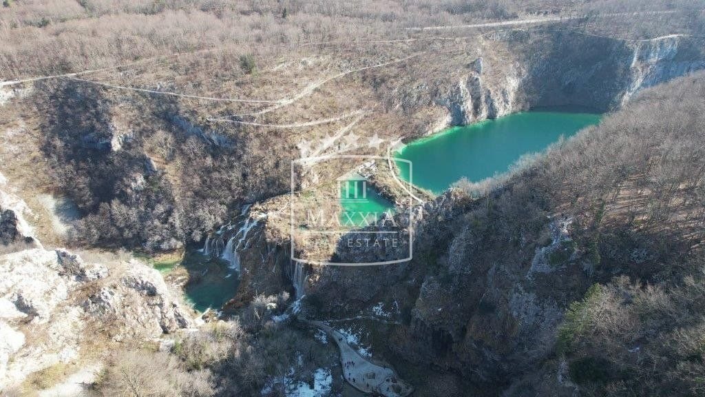 Land in Plitvicka Jezera, Lika-Senj County, Croatia 1 - 18319782
