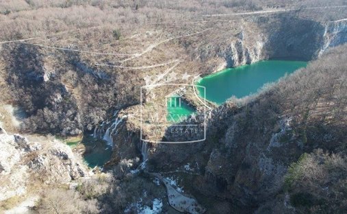 Terreno en Plitvička Jezera, Condado de Lika-Senj, Croacia 1