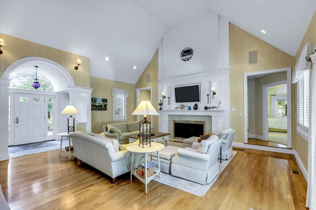 House in Mashpee, Massachusetts, United States 5 - 18319670