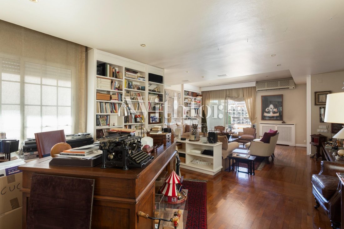 Apartment in Sarrià-Sant Gervasi, Barcelona, Spain 5 - 18300686