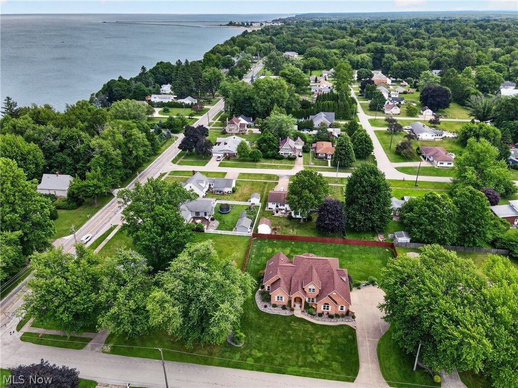 House in Conneaut, Ohio, United States 2 - 18321016