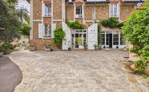 House in Lagny-sur-Marne, Ile-de-France, France 1