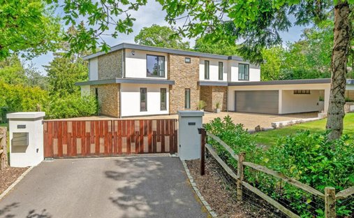 House in West Chiltington, England 1