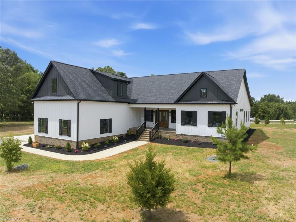 House in Browns Summit, North Carolina, United States 1 - 18321107